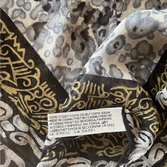 Elaine Gold design, square bandana 100% silk scarf - Picture 3 of 5